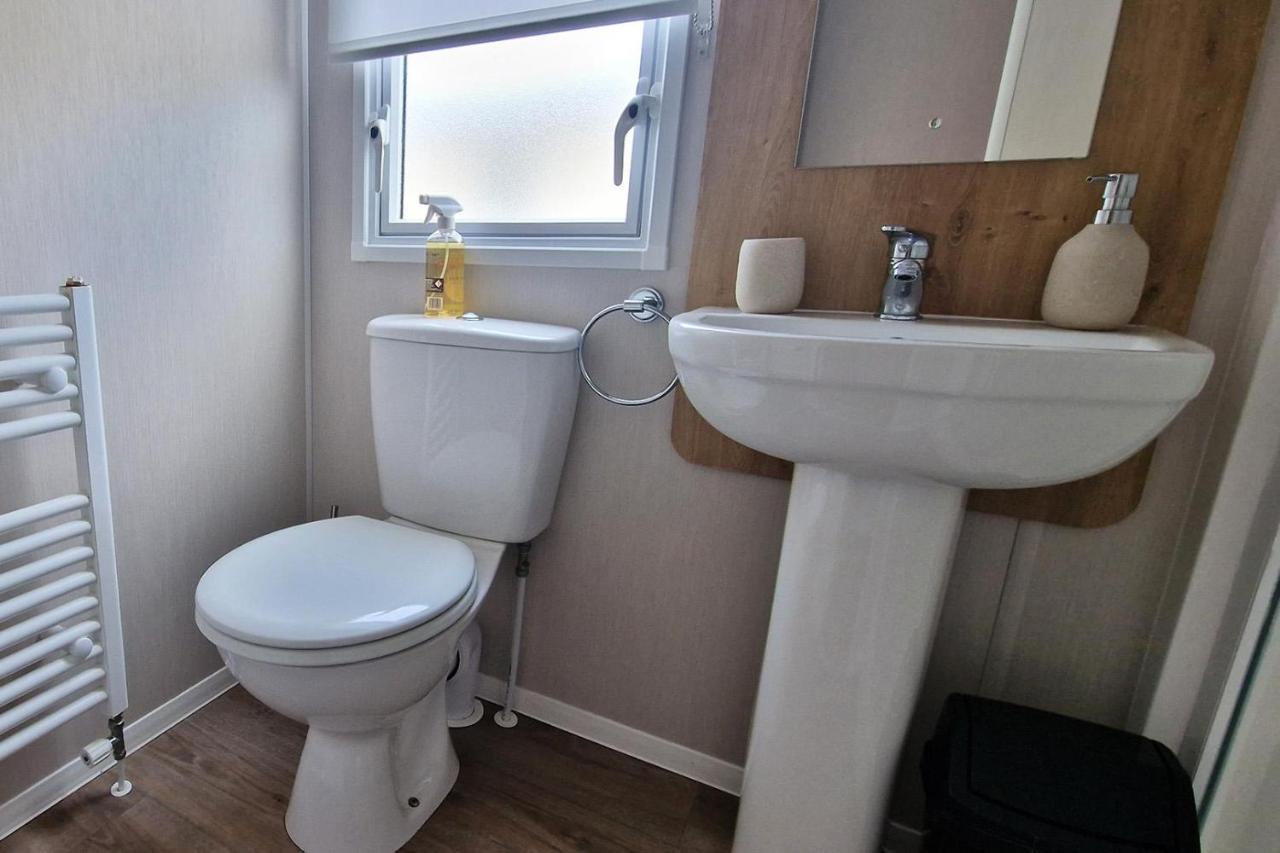 Lovely Caravan Nearby The Beach In Hunstanton, Norfolk Ref 23071C Hotel Екстериор снимка