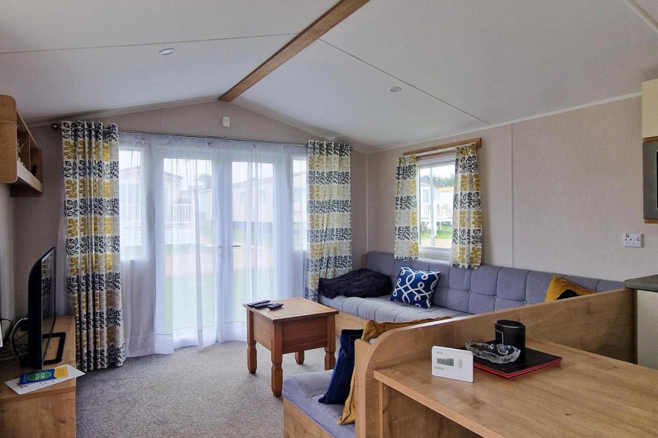 Lovely Caravan Nearby The Beach In Hunstanton, Norfolk Ref 23071C Hotel Екстериор снимка