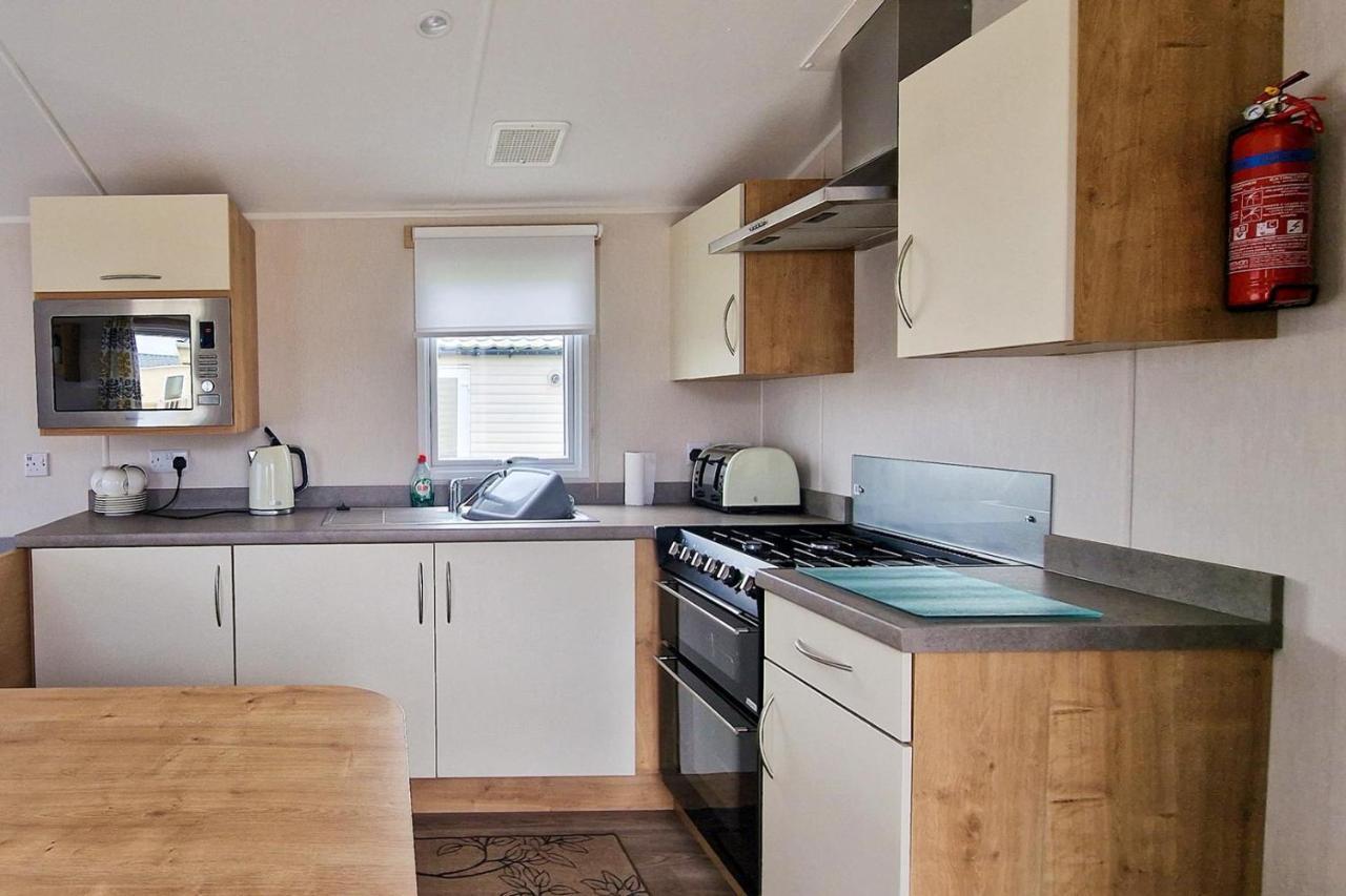 Lovely Caravan Nearby The Beach In Hunstanton, Norfolk Ref 23071C Hotel Екстериор снимка
