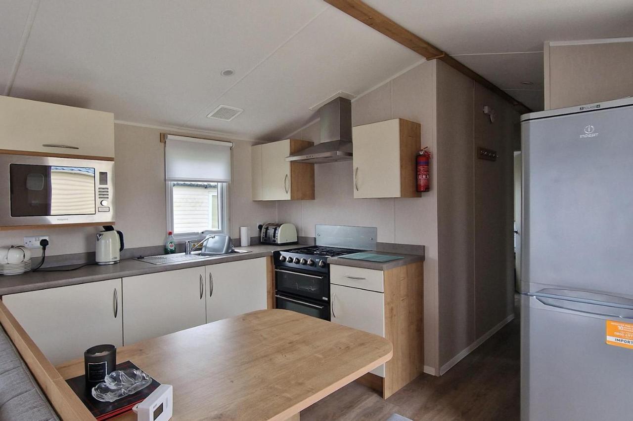 Lovely Caravan Nearby The Beach In Hunstanton, Norfolk Ref 23071C Hotel Екстериор снимка